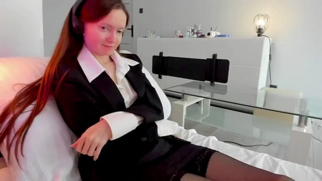Gallery image thumbnail from Tenar's myfreecams stream on, 03/27/2025, 14:21 image 7 of 20