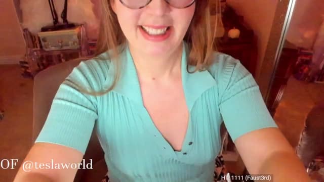 Gallery image thumbnail from Tesla's myfreecams stream on, 11/18/2022, 06:18 image 16 of 20