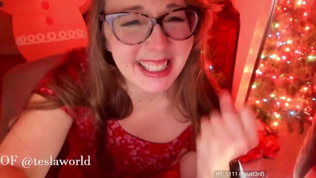 Gallery image thumbnail from Tesla's myfreecams stream on, 12/24/2022, 06:08 image 9 of 20