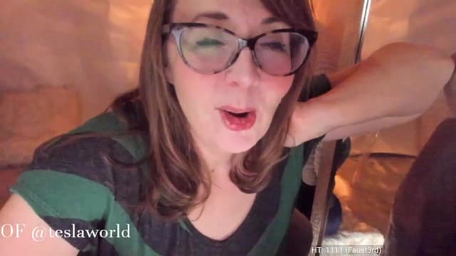 Gallery image thumbnail from Tesla's myfreecams stream on, 03/18/2023, 05:31 image 3 of 20