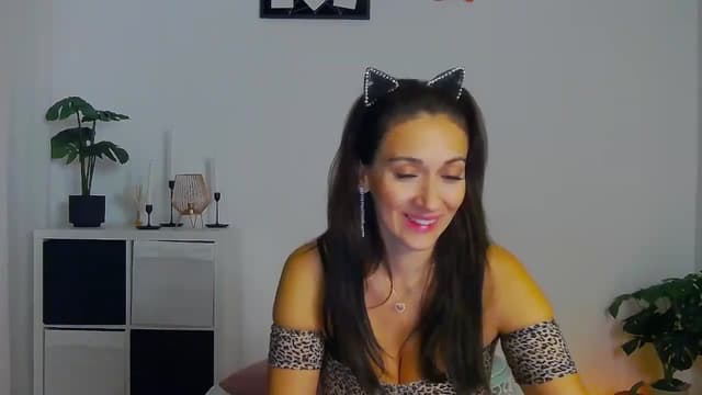 Gallery image thumbnail from Trixi's myfreecams stream on, 10/17/2024, 02:19 image 1 of 20