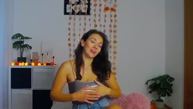 Gallery image thumbnail from Trixi's myfreecams stream on, 10/23/2024, 04:56 image 14 of 20