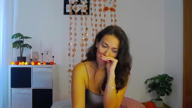 Gallery image thumbnail from Trixi's myfreecams stream on, 10/23/2024, 06:02 image 14 of 20