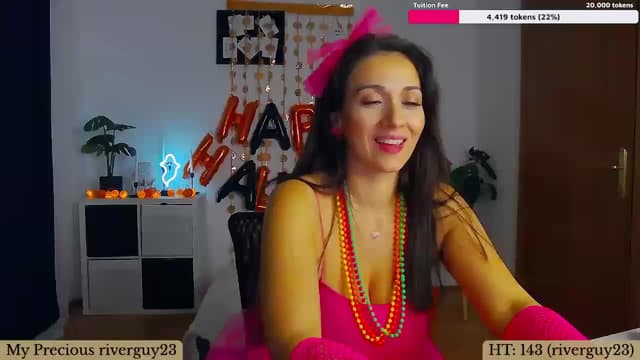 Gallery image thumbnail from Trixi's myfreecams stream on, 10/30/2024, 01:52 image 18 of 20