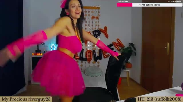 Gallery image thumbnail from Trixi's myfreecams stream on, 10/30/2024, 02:35 image 3 of 20