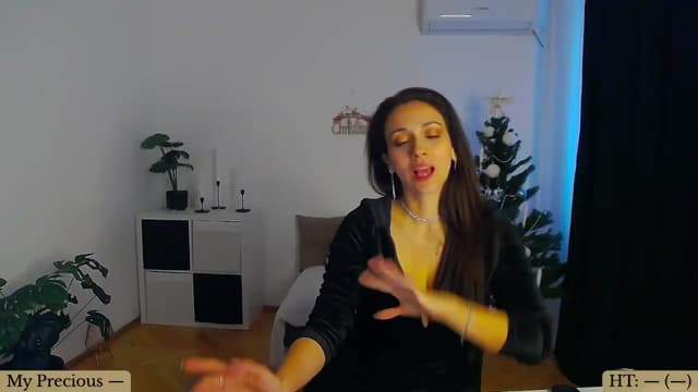 Gallery image thumbnail from Trixi's myfreecams stream on, 12/28/2024, 09:40 image 1 of 20