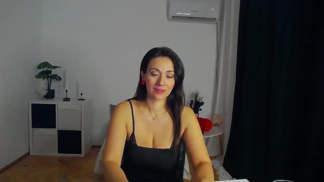 Gallery image thumbnail from Trixi's myfreecams stream on, 02/24/2025, 02:35 image 13 of 20