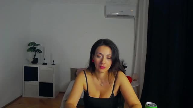 Gallery image thumbnail from Trixi's myfreecams stream on, 02/24/2025, 03:45 image 15 of 20