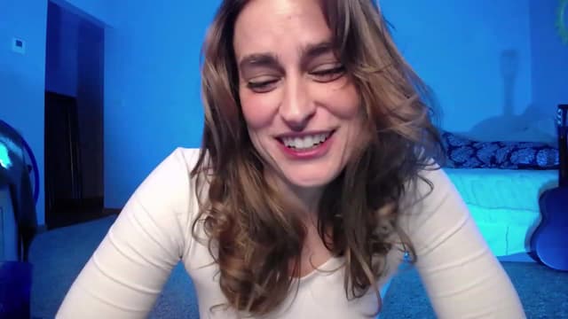 Gallery image thumbnail from Vedah's myfreecams stream on, 12/20/2022, 07:45 image 18 of 20