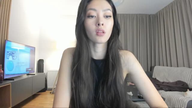 Gallery image thumbnail from Vikki's myfreecams stream on, 12/12/2024, 24:06 image 6 of 20