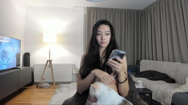 Gallery image thumbnail from Vikki's myfreecams stream on, 12/13/2024, 01:56 image 18 of 20