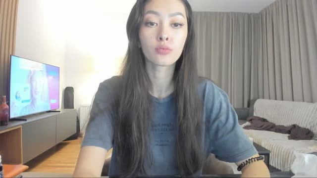 Gallery image thumbnail from Vikki's myfreecams stream on, 12/14/2024, 24:01 image 2 of 20