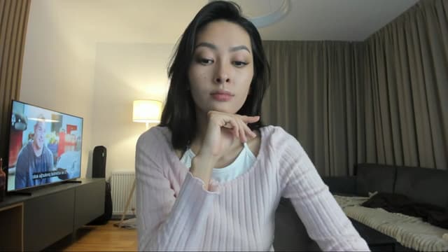 Gallery image thumbnail from Vikki's myfreecams stream on, 12/19/2024, 24:01 image 13 of 20