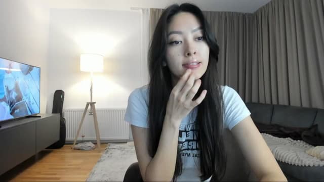 Gallery image thumbnail from Vikki's myfreecams stream on, 12/20/2024, 01:27 image 13 of 20