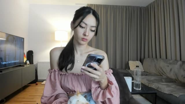 Gallery image thumbnail from Vikki's myfreecams stream on, 02/25/2025, 24:02 image 13 of 20