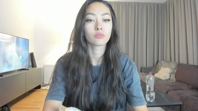 Gallery image thumbnail from Vikki's myfreecams stream on, 04/13/2025, 22:14 image 11 of 20