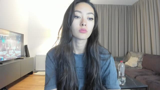 Gallery image thumbnail from Vikki's myfreecams stream on, 04/13/2025, 22:14 image 4 of 20