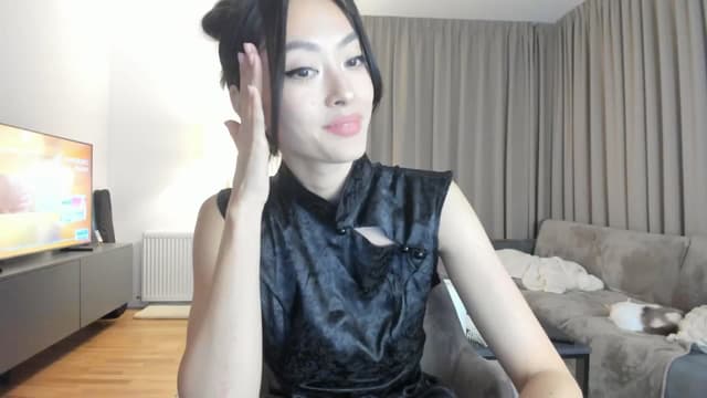 Gallery image thumbnail from Vikki's myfreecams stream on, 05/19/2025, 24:31 image 6 of 20