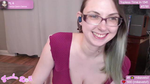 Gallery image thumbnail from XFuukaX's myfreecams stream on, 01/29/2024, 09:35 image 10 of 20