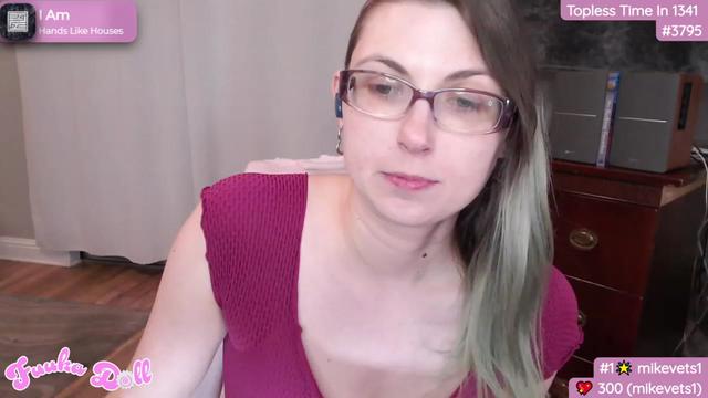 Gallery image thumbnail from XFuukaX's myfreecams stream on, 01/29/2024, 09:35 image 9 of 20
