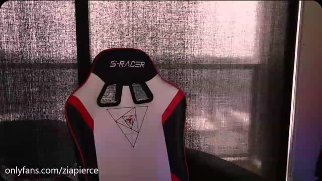 Gallery image thumbnail from Zia_P's myfreecams stream on, 07/01/2023, 16:34 image 18 of 20