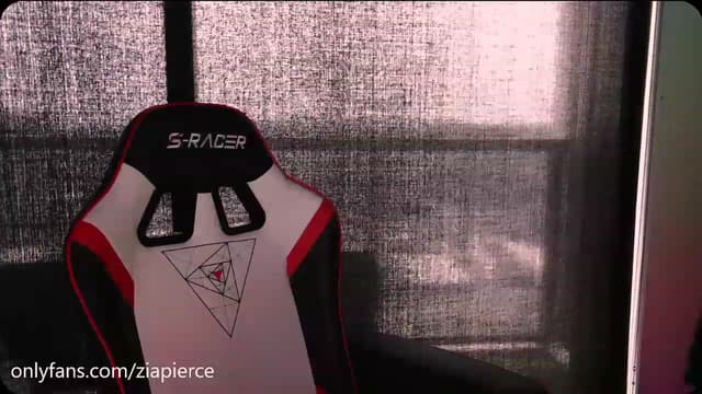 Gallery image thumbnail from Zia_P's myfreecams stream on, 07/01/2023, 16:34 image 2 of 20