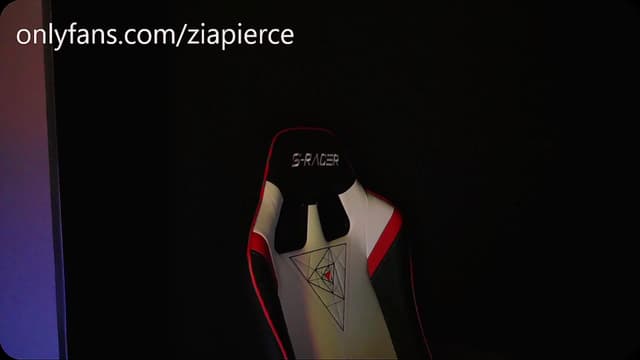 Gallery image thumbnail from Zia_P's myfreecams stream on, 07/10/2023, 02:20 image 7 of 20