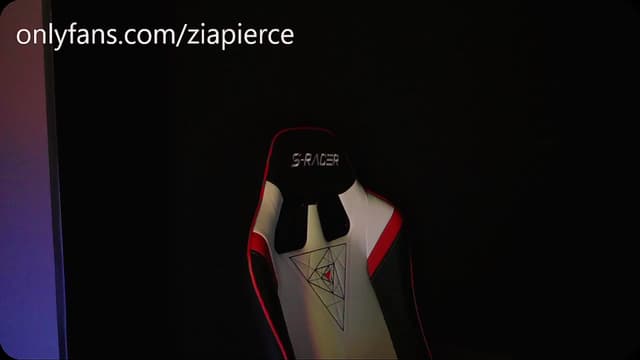 Gallery image thumbnail from Zia_P's myfreecams stream on, 07/10/2023, 02:20 image 6 of 20