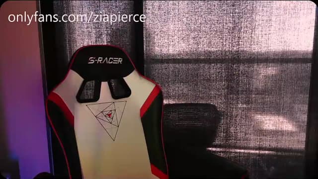 Gallery image thumbnail from Zia_P's myfreecams stream on, 07/10/2023, 20:31 image 17 of 20