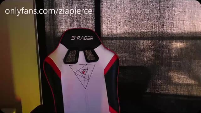 Gallery image thumbnail from Zia_P's myfreecams stream on, 07/10/2023, 23:25 image 17 of 20