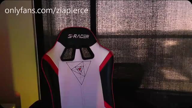 Gallery image thumbnail from Zia_P's myfreecams stream on, 07/10/2023, 23:25 image 18 of 20