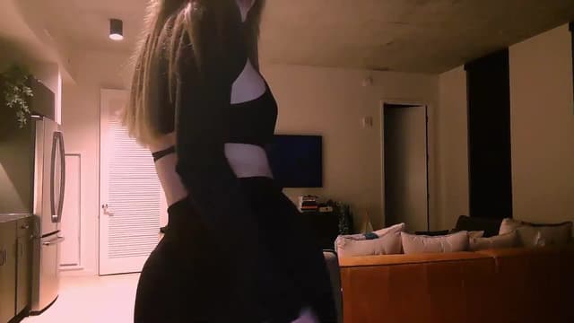Gallery image thumbnail from Zia_P's myfreecams stream on, 12/04/2023, 23:55 image 4 of 20