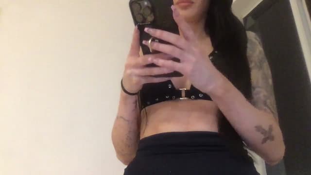 Gallery image thumbnail from Zia_P's myfreecams stream on, 06/02/2024, 07:59 image 8 of 20