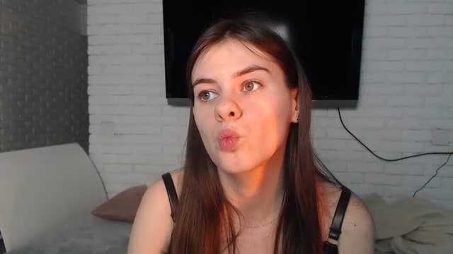Gallery image thumbnail from ZoeMI's myfreecams stream on, 05/01/2023, 10:03 image 16 of 20