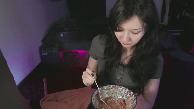 Gallery image thumbnail from achoo's myfreecams stream on, 06/20/2024, 05:24 image 16 of 20