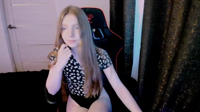 Gallery image thumbnail from al_ma's myfreecams stream on, 06/11/2023, 01:07 image 16 of 20