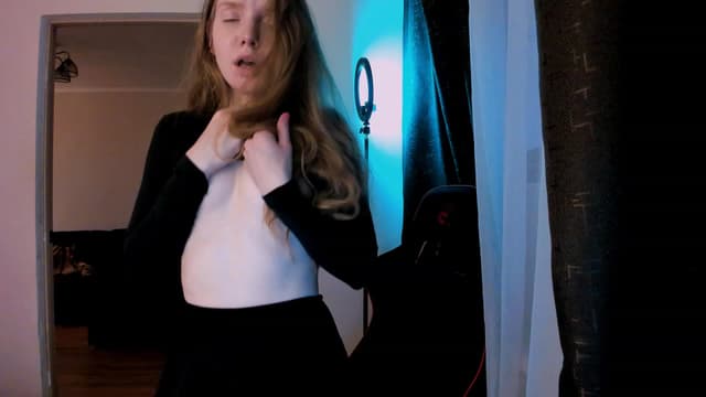 Gallery image thumbnail from al_ma's myfreecams stream on, 07/01/2023, 24:42 image 9 of 20
