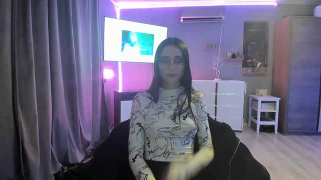 Gallery image thumbnail from aorra's myfreecams stream on, 07/10/2026, 24:38 image 18 of 20
