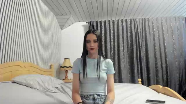 Gallery image thumbnail from aorra's myfreecams stream on, 07/12/2026, 24:32 image 1 of 20