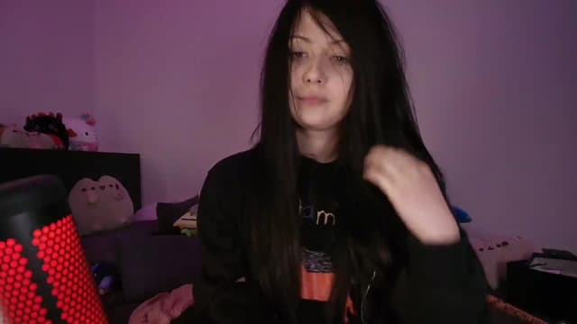 Gallery image thumbnail from aroom's myfreecams stream on, 07/13/2026, 05:18 image 9 of 20