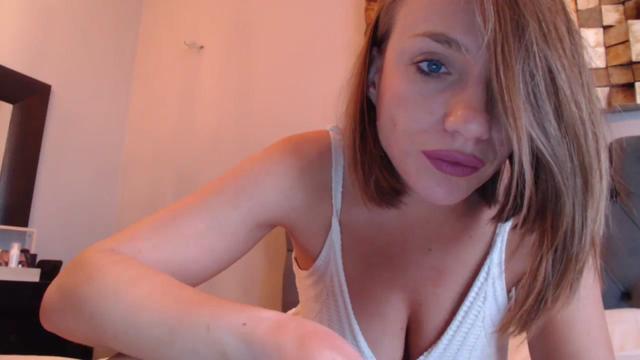 Gallery image thumbnail from call_me_em's myfreecams stream on, 12/21/2023, 11:08 image 19 of 20