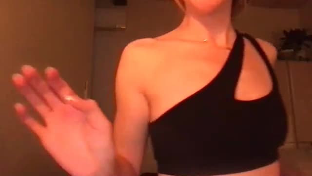 Gallery image thumbnail from clara's myfreecams stream on, 10/22/2024, 02:24 image 8 of 20