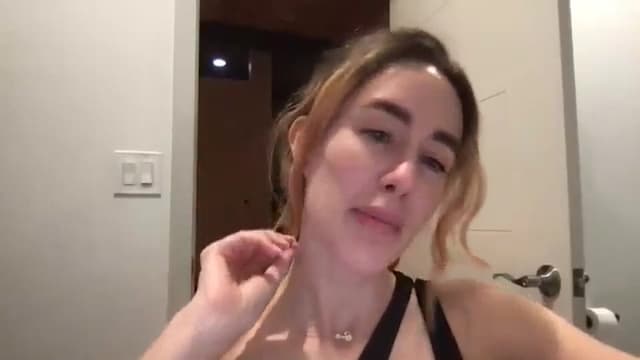 Gallery image thumbnail from clara's myfreecams stream on, 10/22/2024, 03:25 image 3 of 20