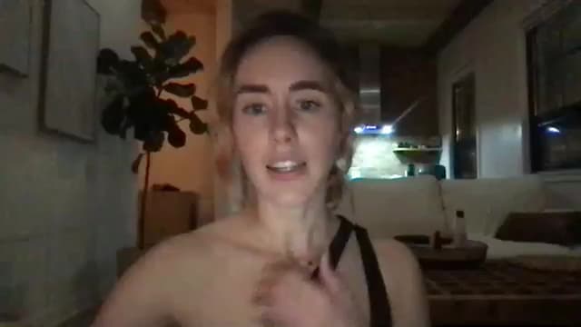 Gallery image thumbnail from clara's myfreecams stream on, 10/22/2024, 03:25 image 1 of 20