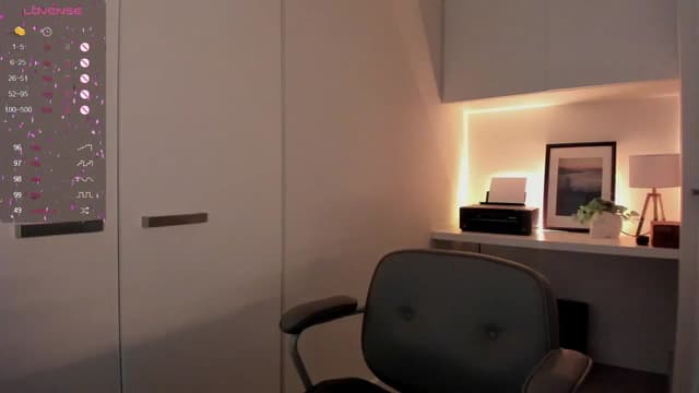 Gallery image thumbnail from cutee's myfreecams stream on, 08/22/2024, 24:19 image 15 of 20