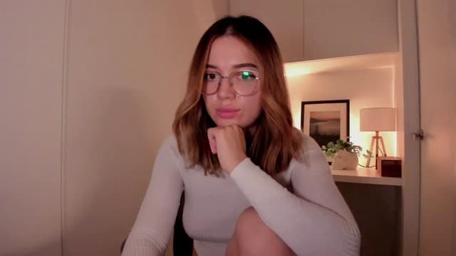 Gallery image thumbnail from cutee's myfreecams stream on, 09/05/2024, 18:30 image 10 of 20