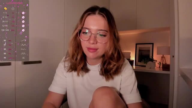 Gallery image thumbnail from cutee's myfreecams stream on, 09/08/2024, 18:12 image 10 of 20