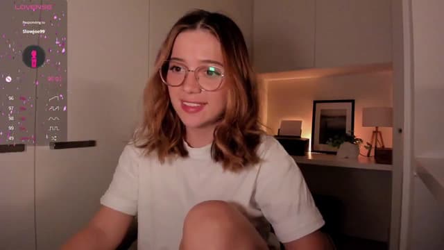 Gallery image thumbnail from cutee's myfreecams stream on, 09/08/2024, 18:12 image 4 of 20