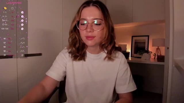 Gallery image thumbnail from cutee's myfreecams stream on, 09/08/2024, 18:12 image 18 of 20