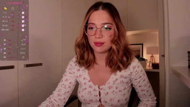 Gallery image thumbnail from cutee's myfreecams stream on, 09/09/2024, 14:00 image 10 of 20
